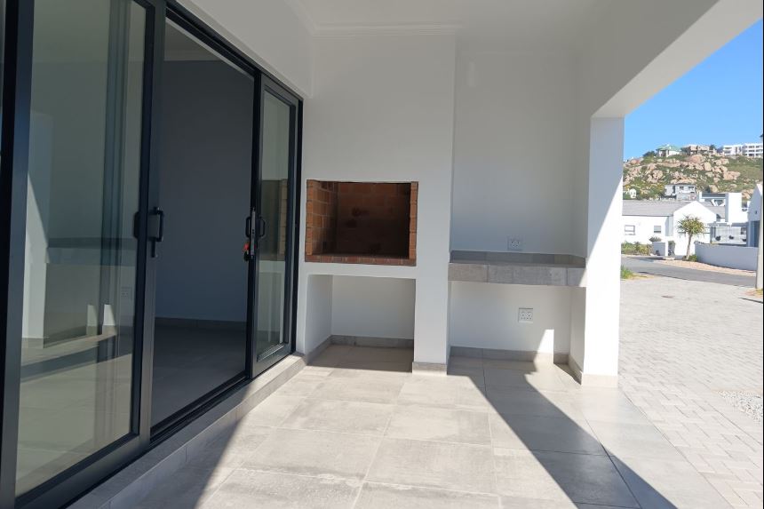 3 Bedroom Property for Sale in Sandy Point Western Cape